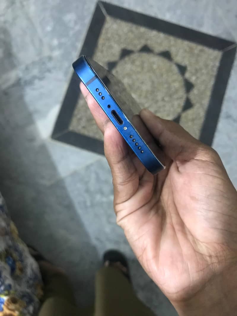Apple iPhone 12 0