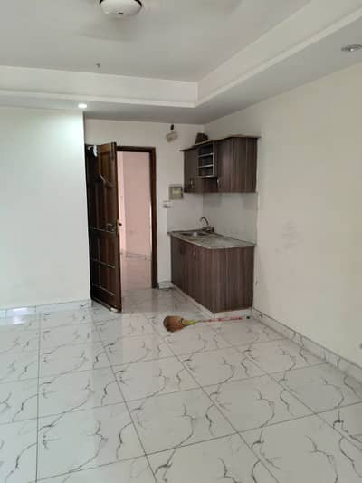 Studeo unfurnished flat available for rent in E11 2