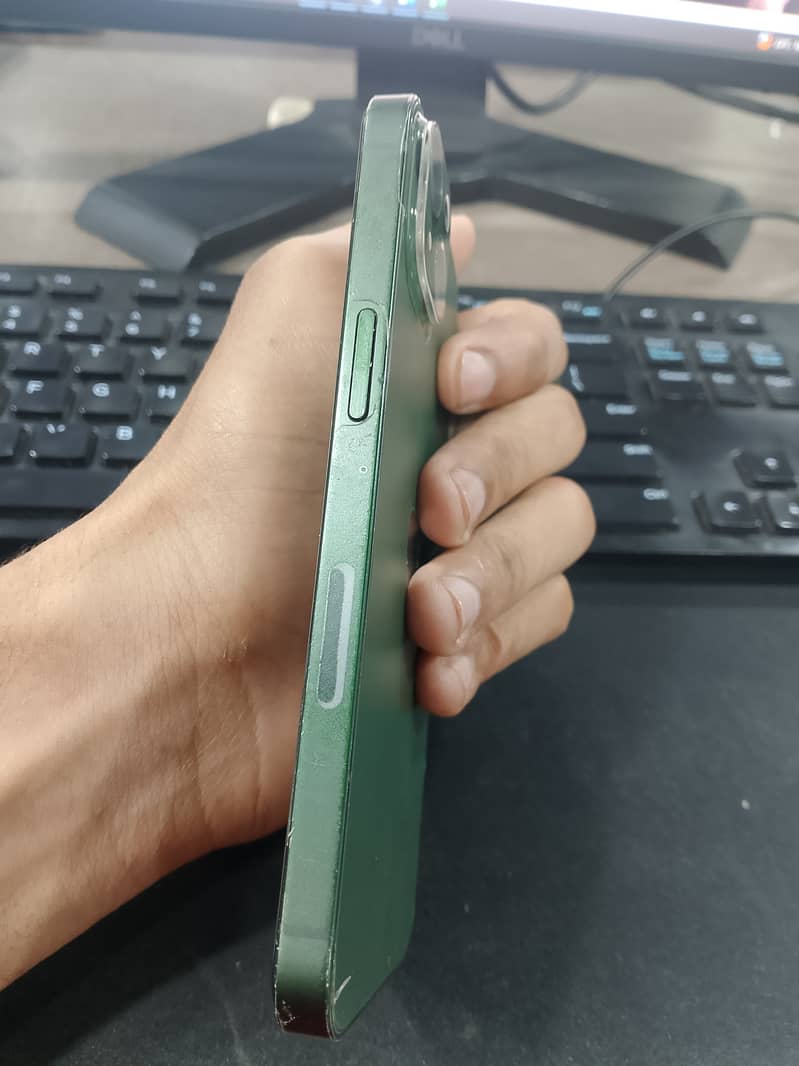 Apple iPhone 13 1