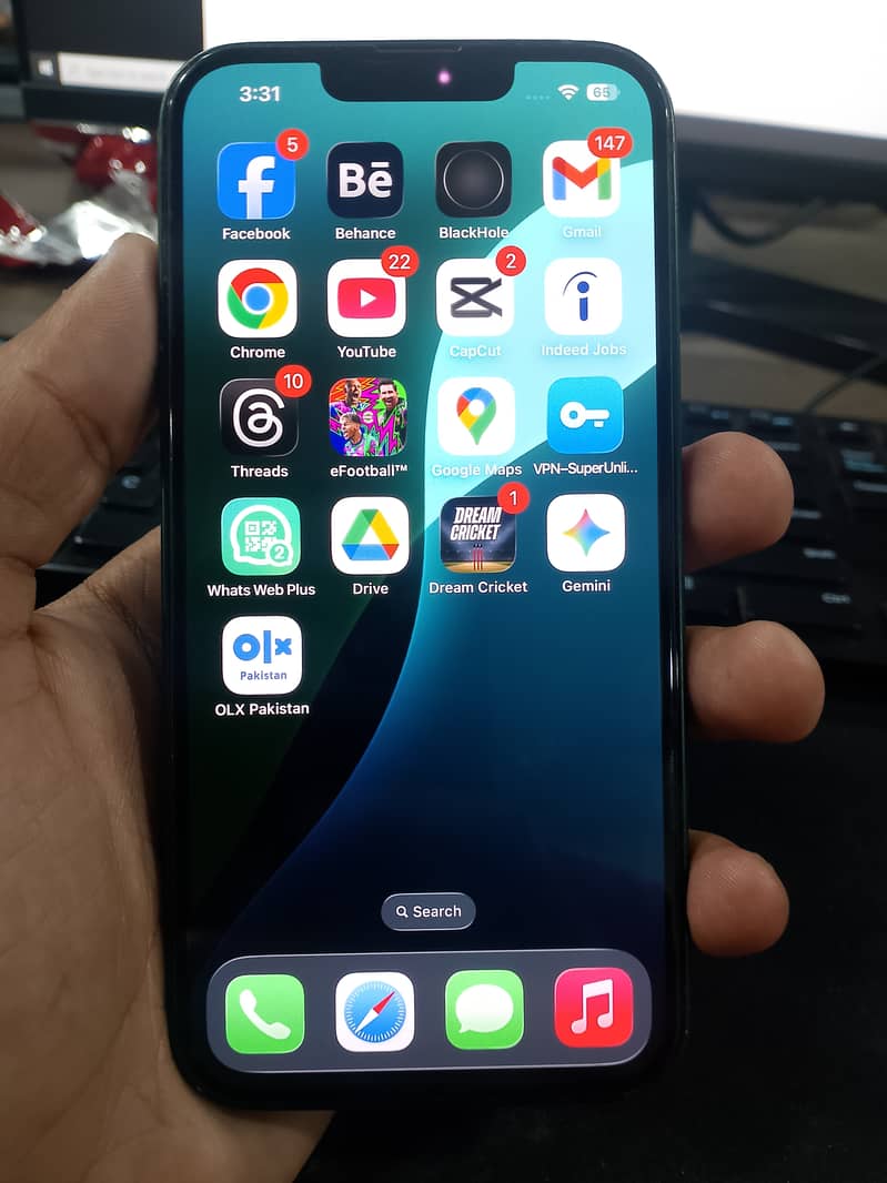 Apple iPhone 13 3