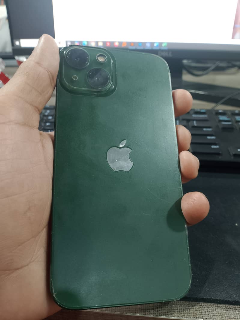 Apple iPhone 13 4