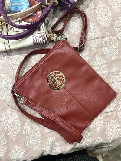 BEAUTIFUL CROSS BODY BAGS SLIGHTLY USED