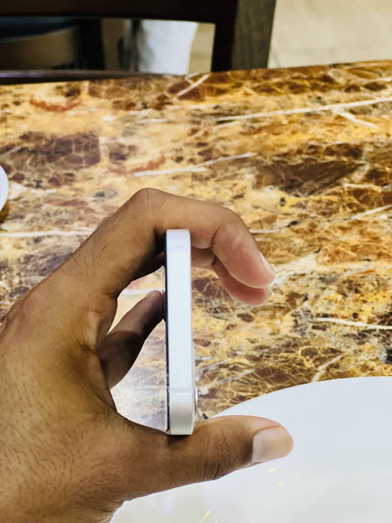Apple iPhone 12 mini 3