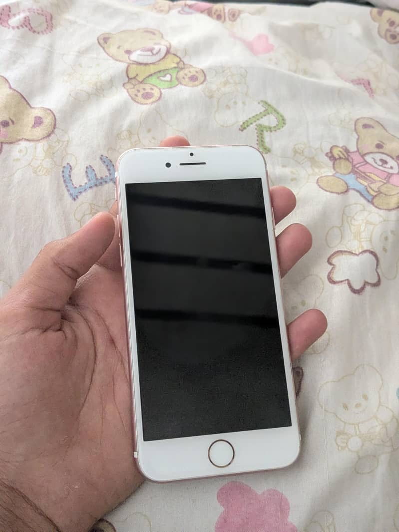 Apple iPhone 7 1