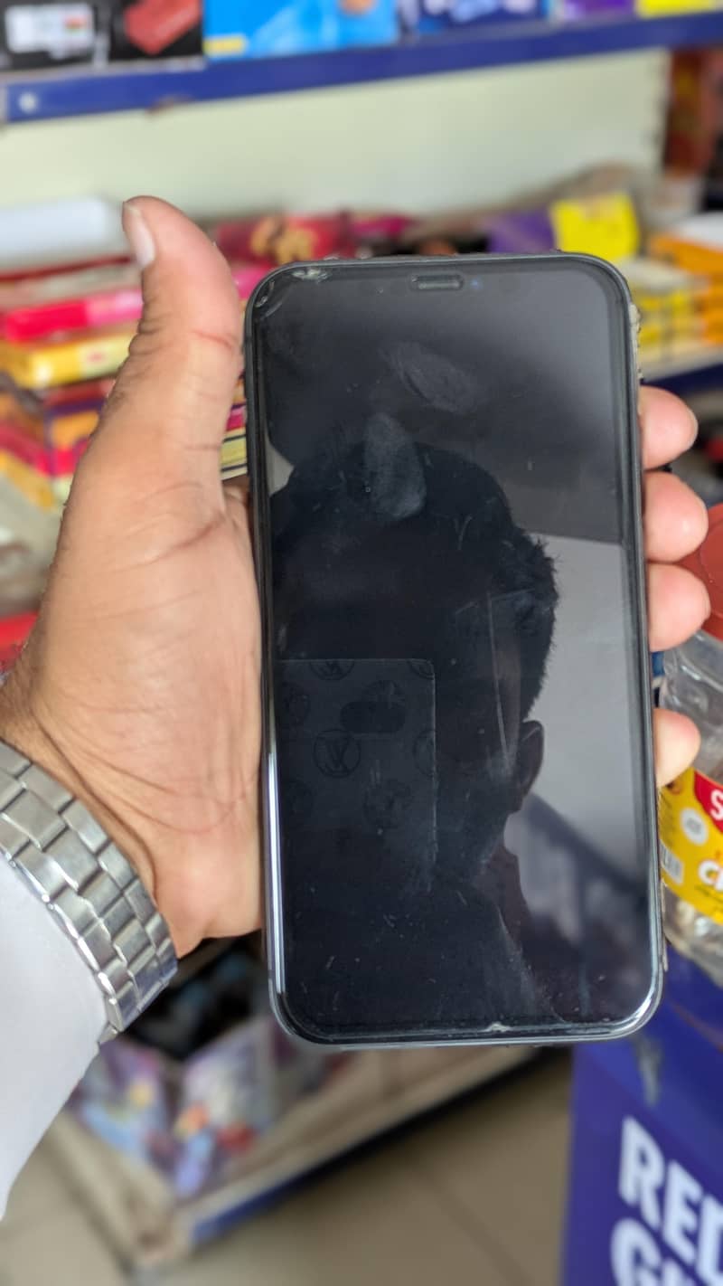 Apple iPhone 11 4
