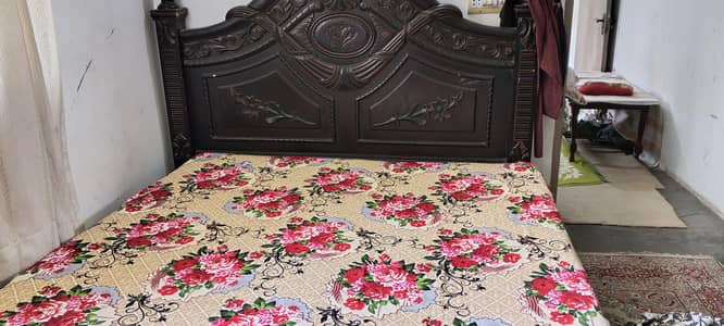 only bad one side table good condition and dressing table