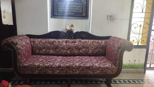 Dewan sofa beautiful maroon Dewan