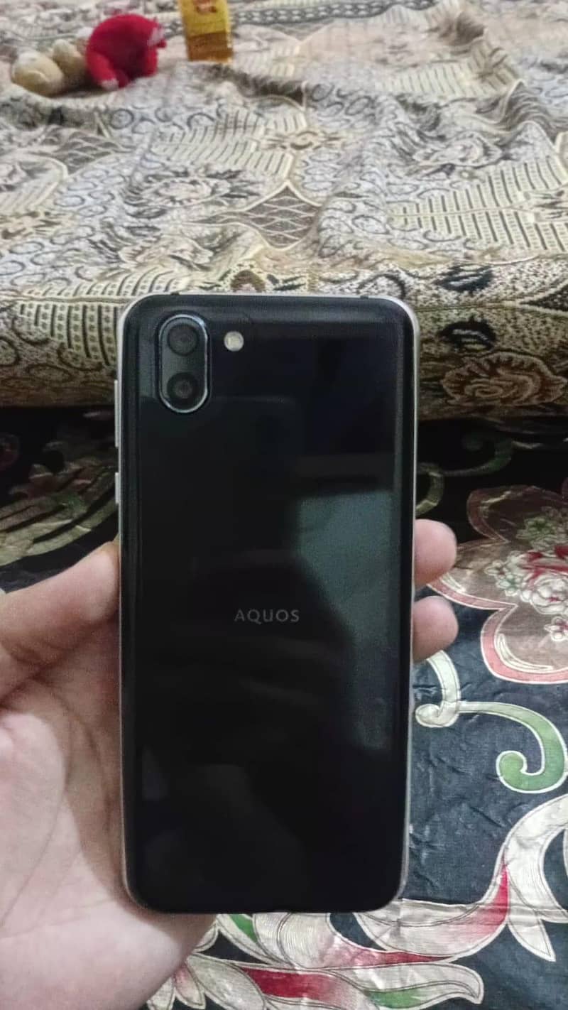 Sharp Aquos R2 0