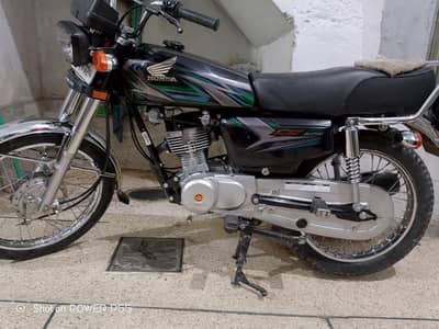 honda 125 black 2023model
