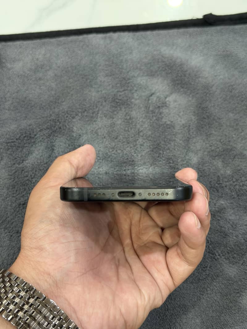 Apple iPhone 15 3