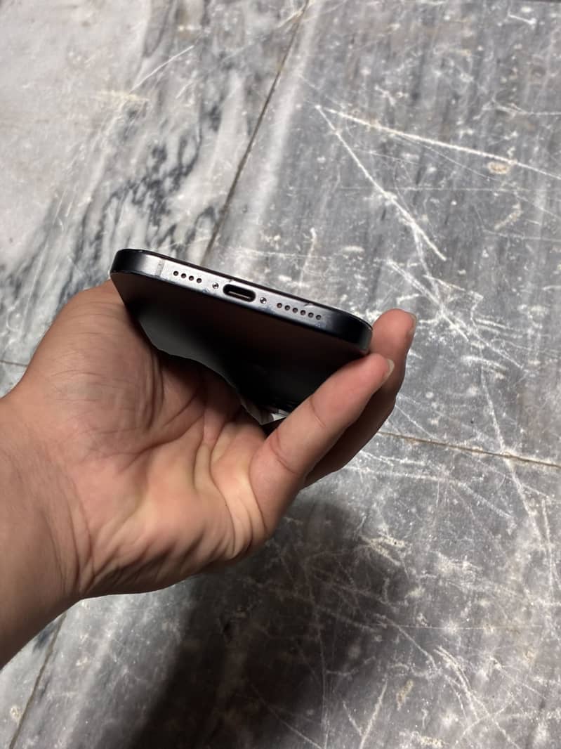 iPhone 15 plus 2
