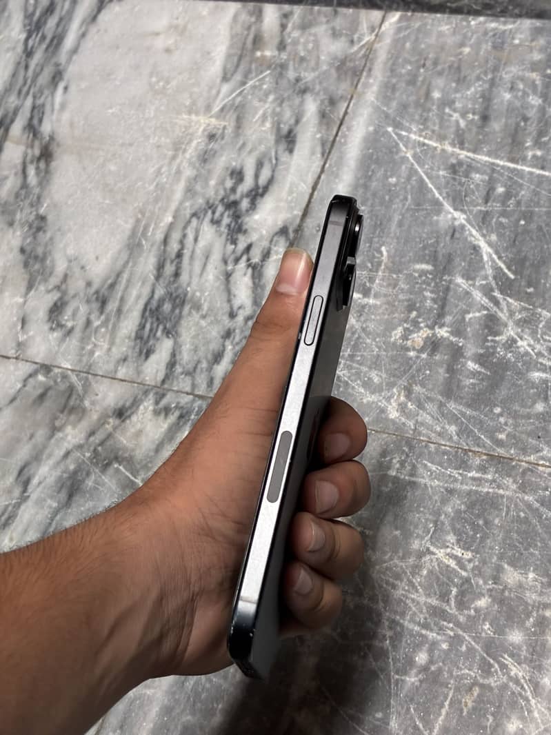 iPhone 15 plus 5