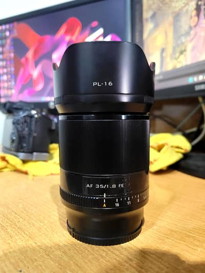 Viltrox AF 35mm f/1.8 FE Lens for Sony E-mount (Mint Condition)