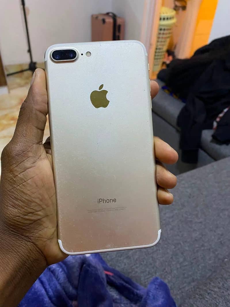 Apple iPhone 7 Plus 2