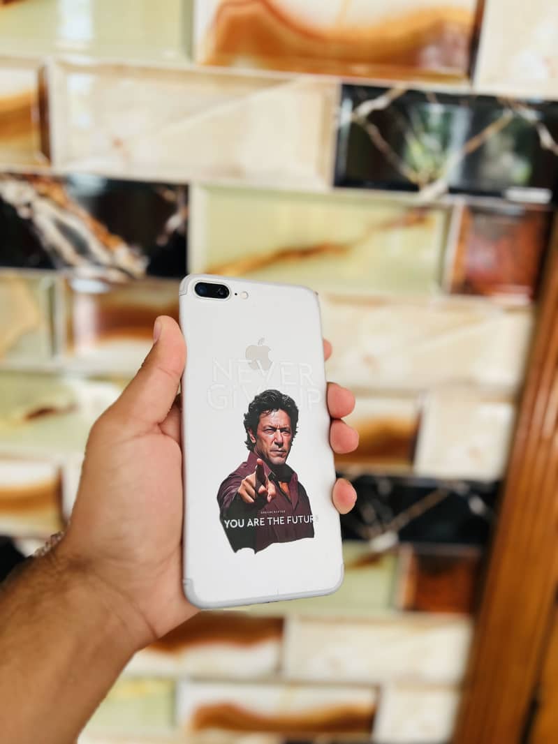 Apple iPhone 7 Plus 1