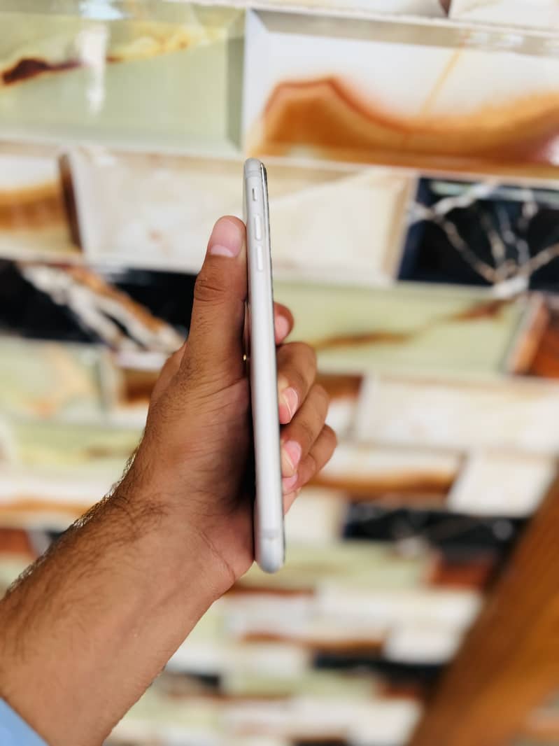 Apple iPhone 7 Plus 3