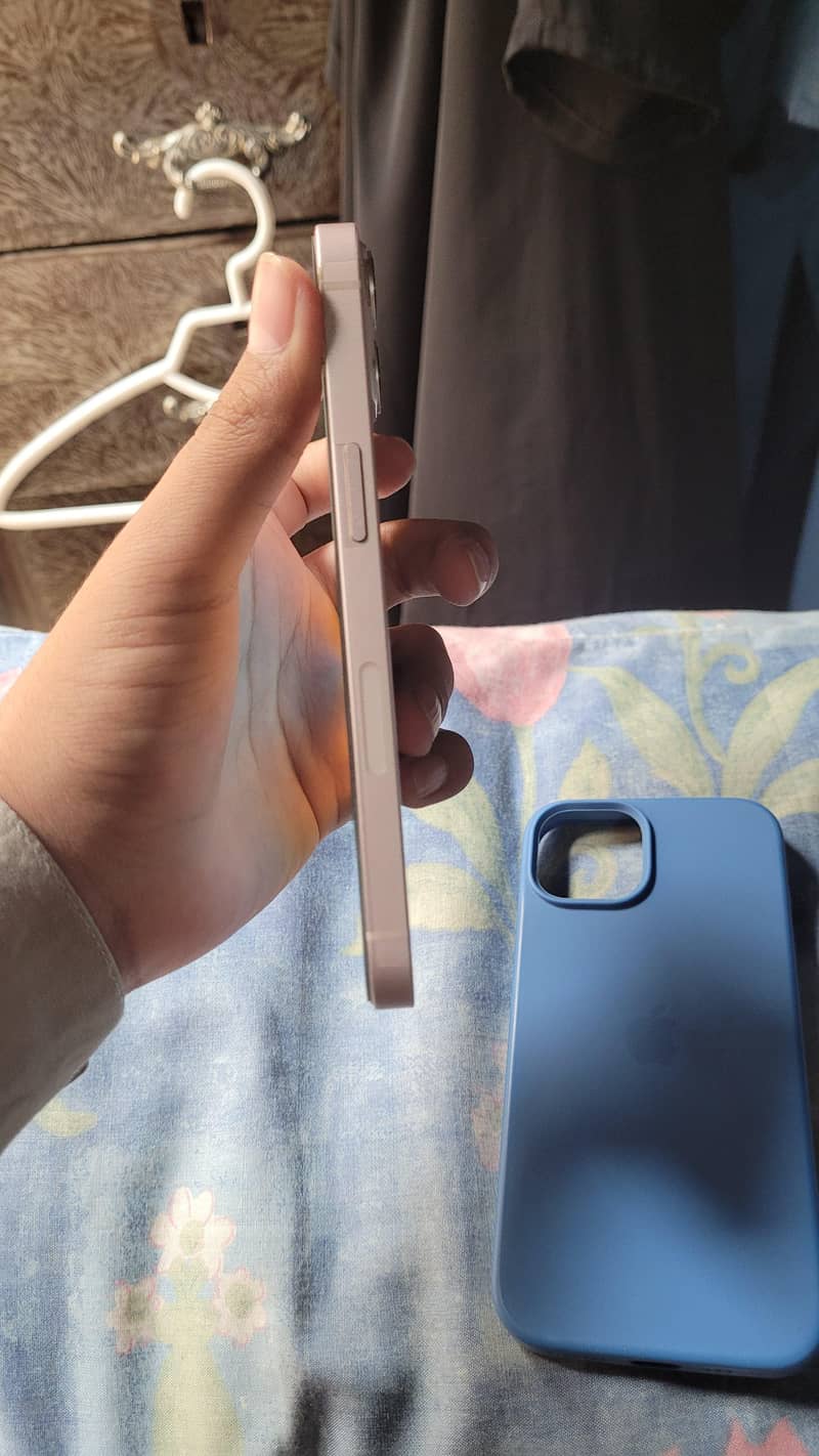 Apple iPhone 13 3
