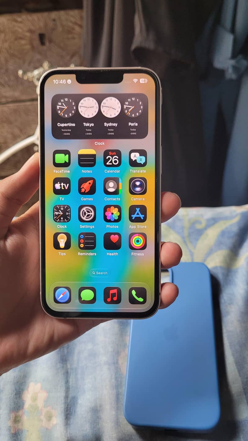 Apple iPhone 13 5