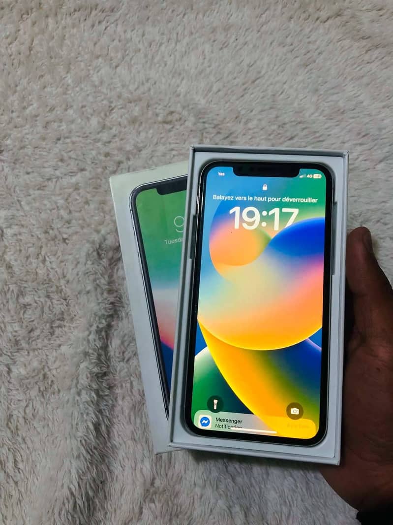 Apple iPhone X 4