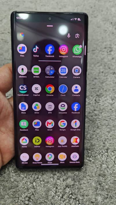 Google Pixel 6 Pro Corner Dot hai