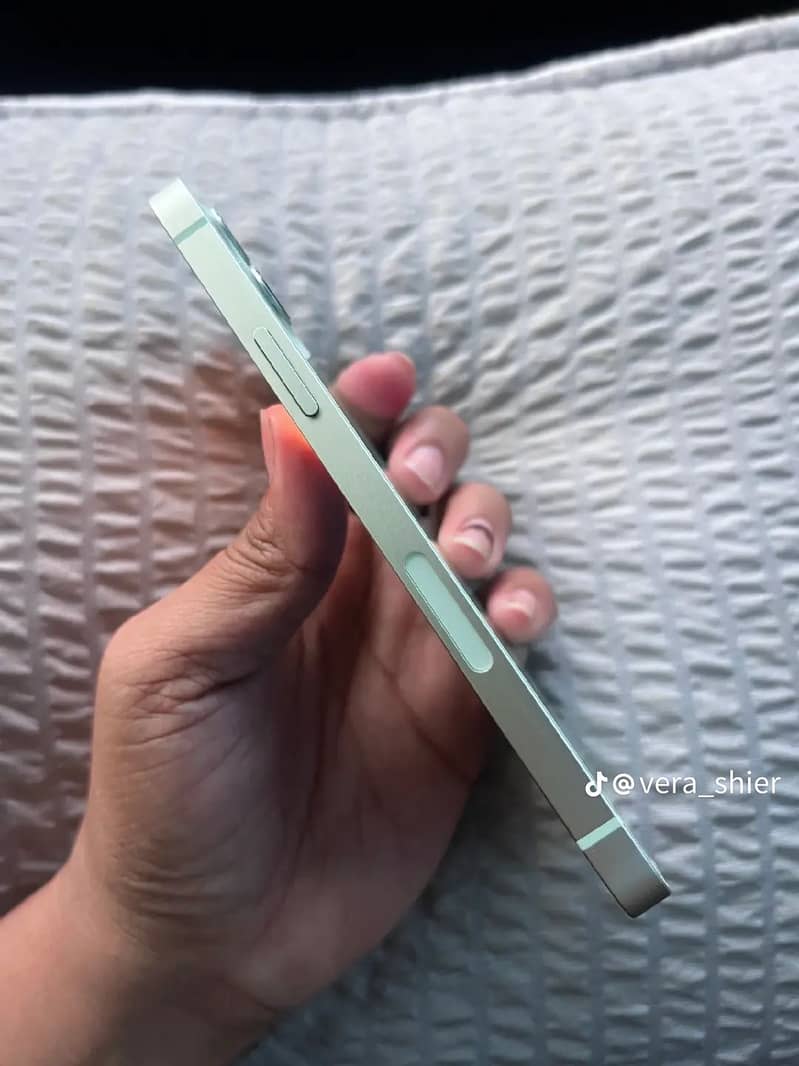 Apple iPhone 12 0
