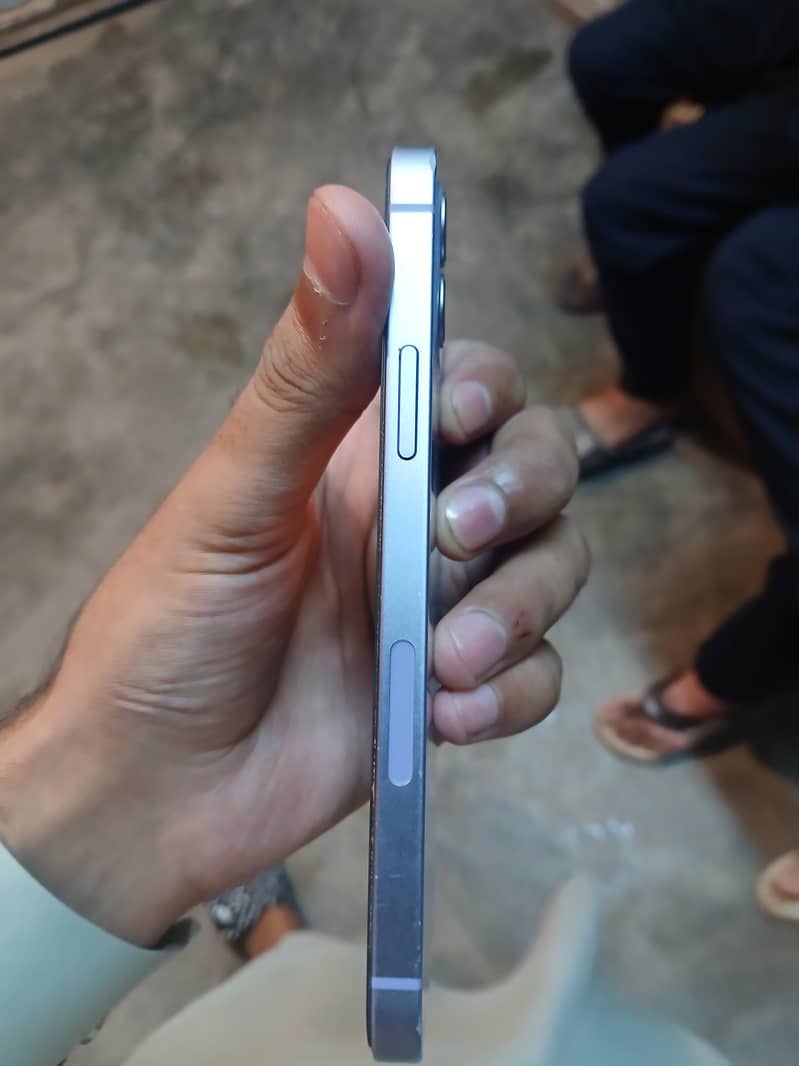 Apple iPhone 12 2