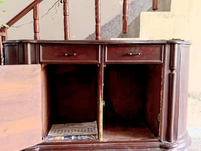 Dressing table