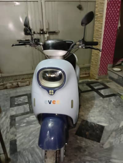 Evee electric scooter