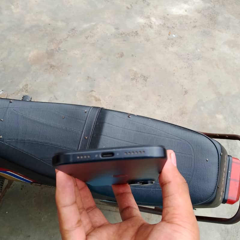 Apple iPhone 15 plus 2