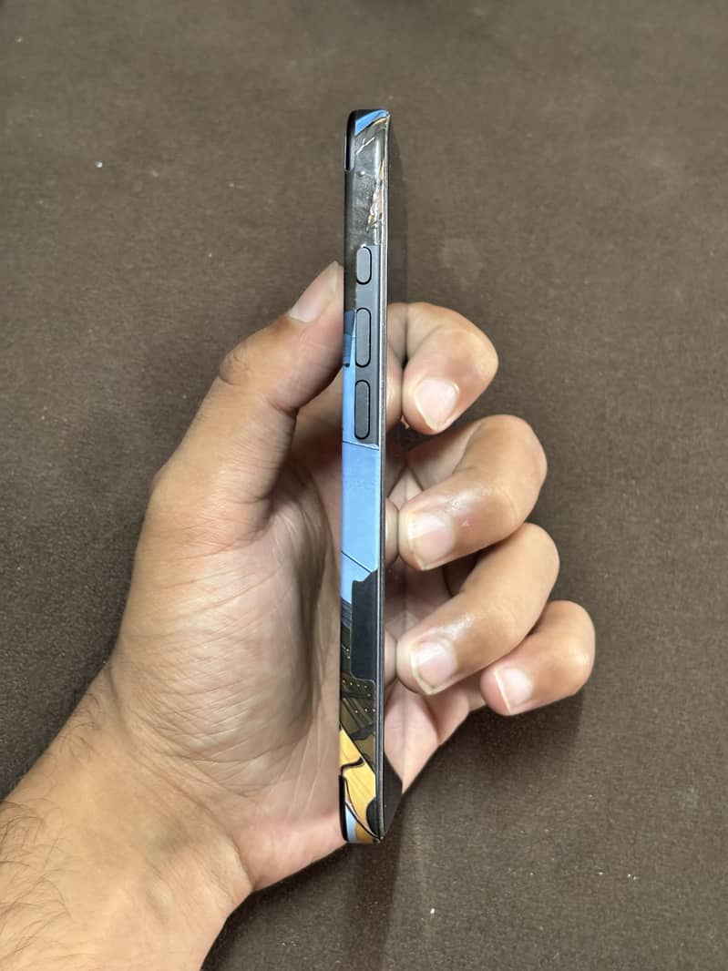 iPhone 16 1