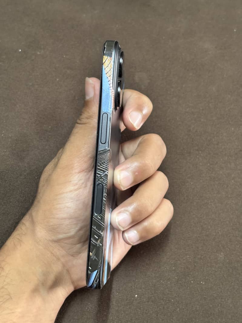 iPhone 16 2