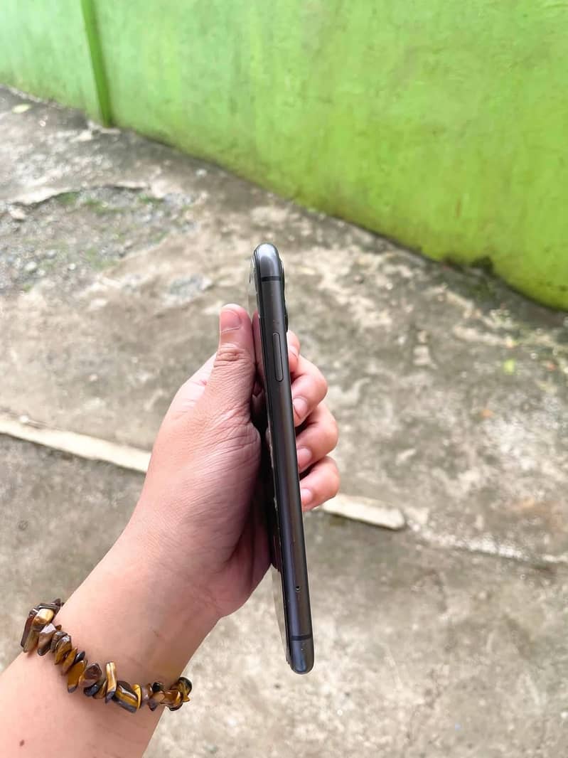 iPhone 0