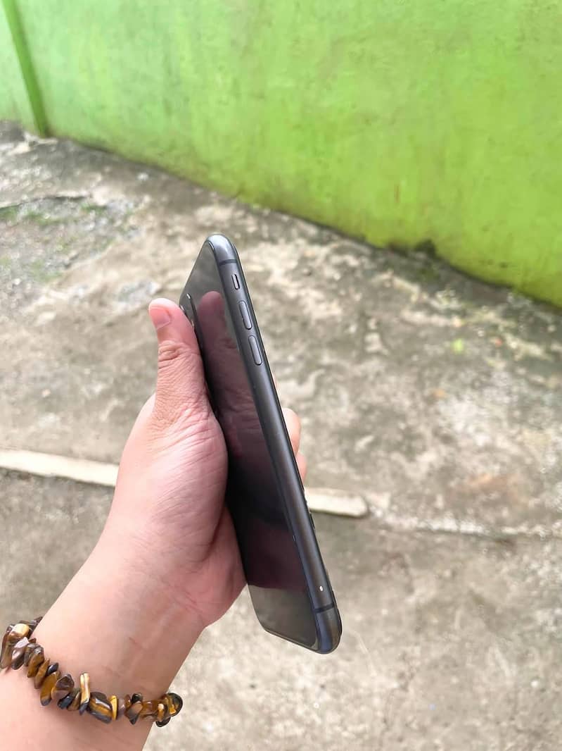iPhone 3