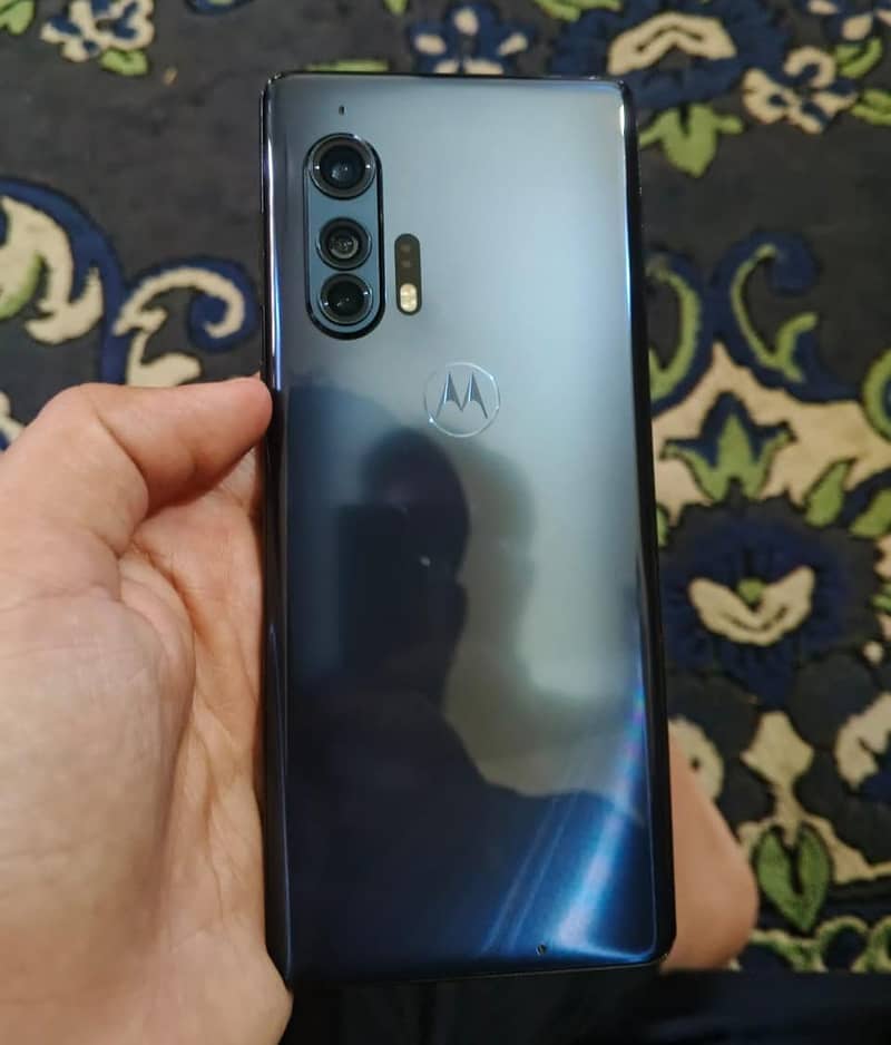 Moto Edge plus 1