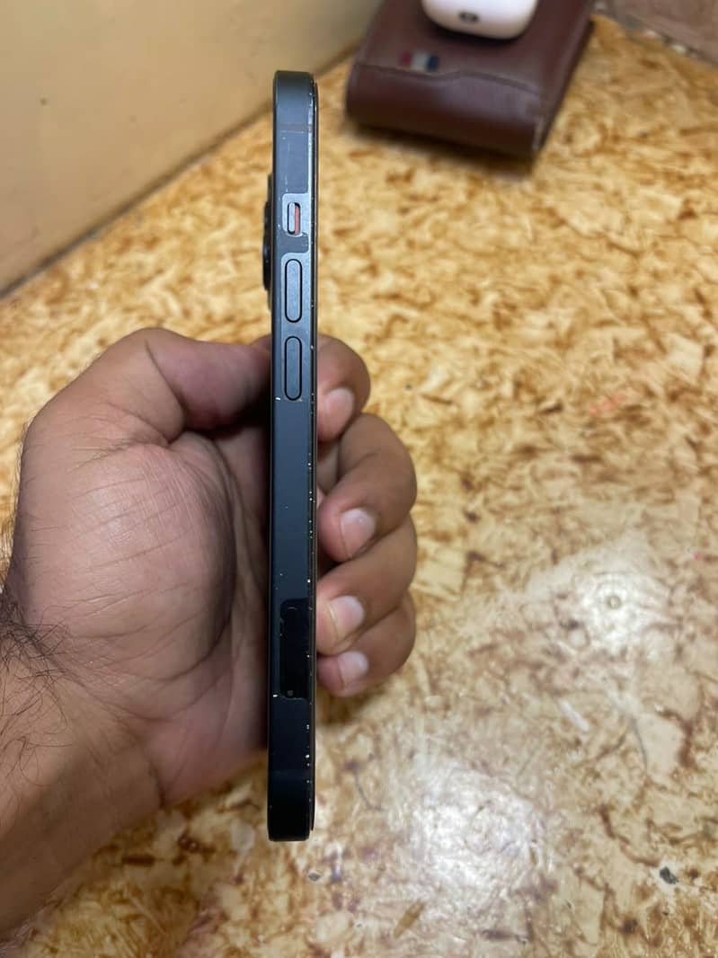 Apple iPhone 13 3