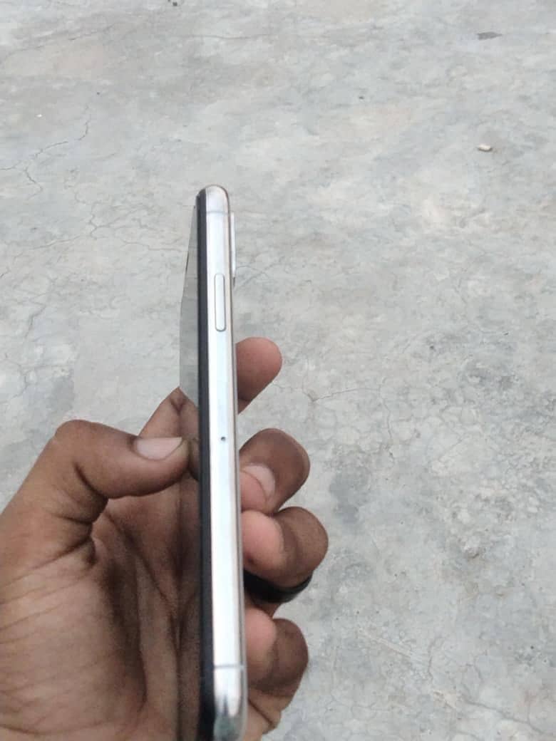 iPhone X 3