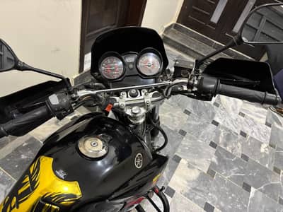 it's Yamaha ybr import model
