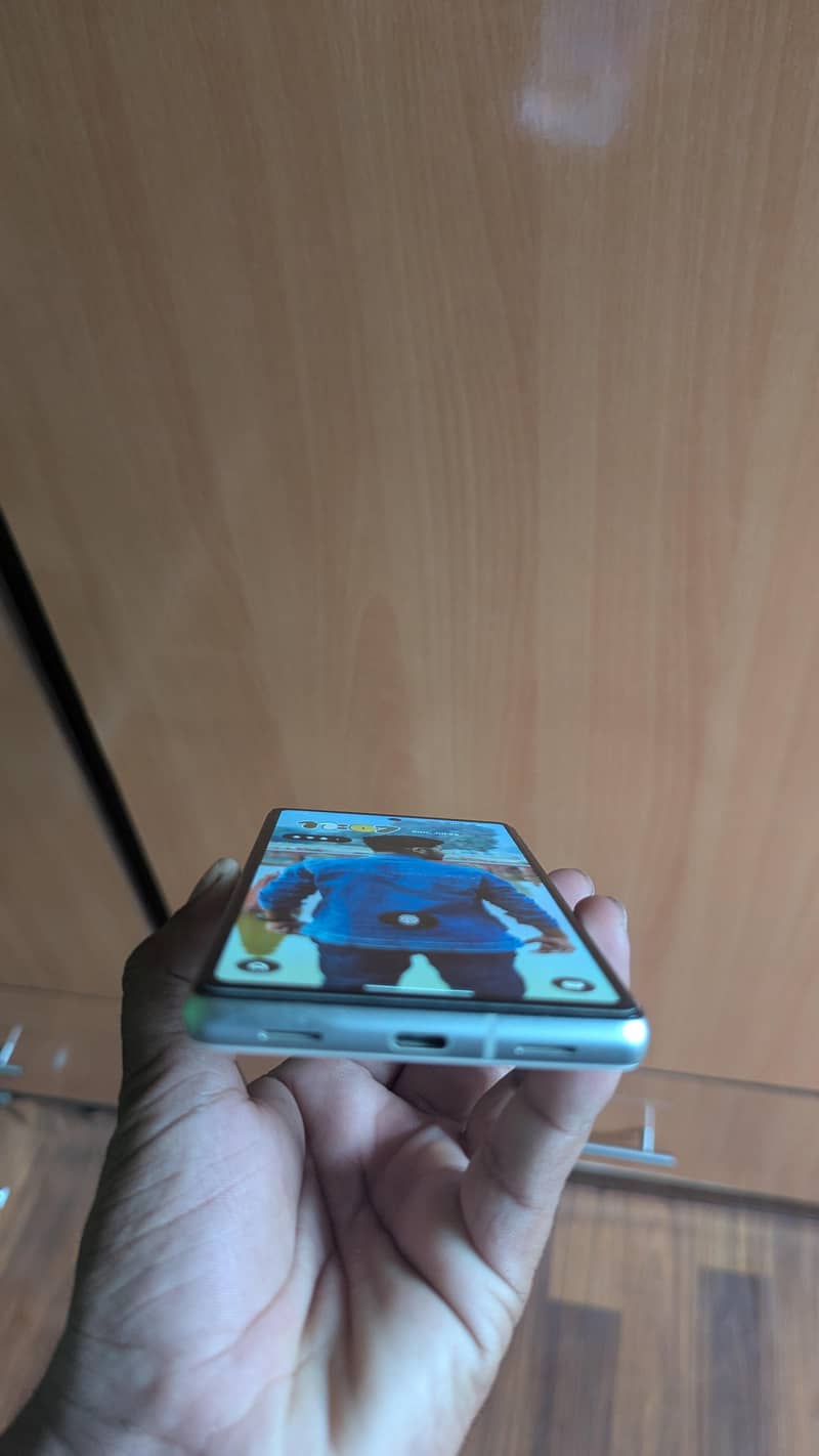Google Pixel 7a 6