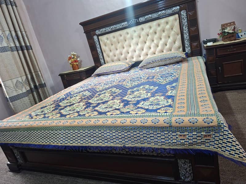 bed or side table 2 ha 0