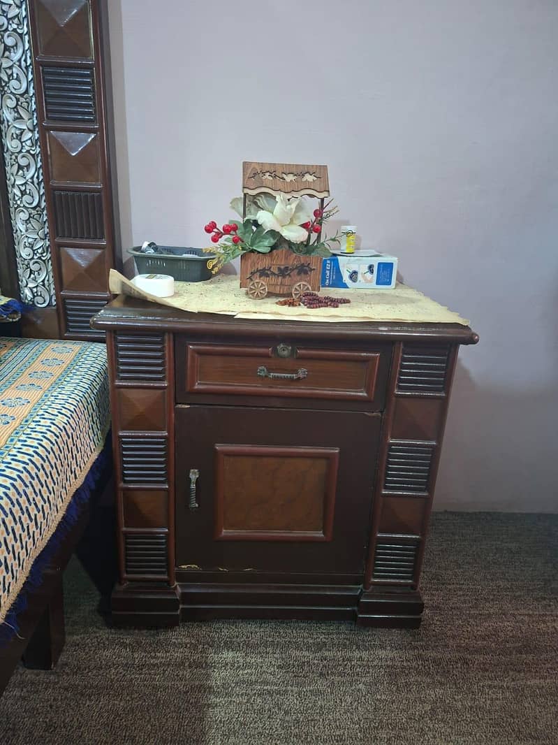 bed or side table 2 ha 2