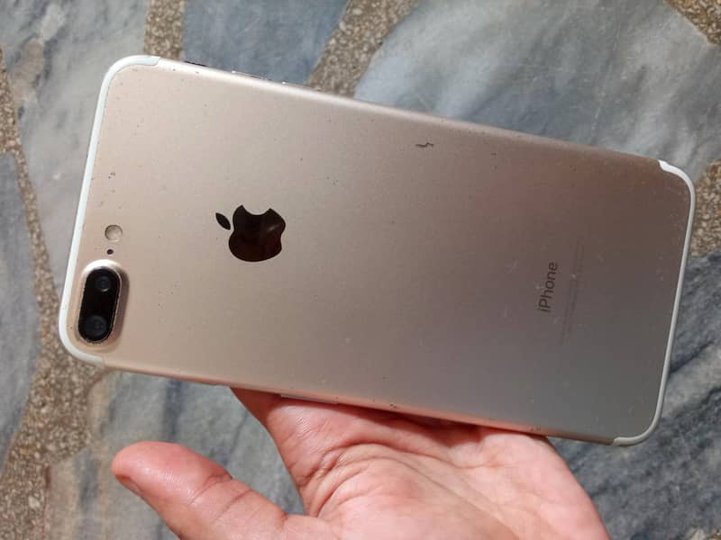 Apple iPhone 7 Plus 1