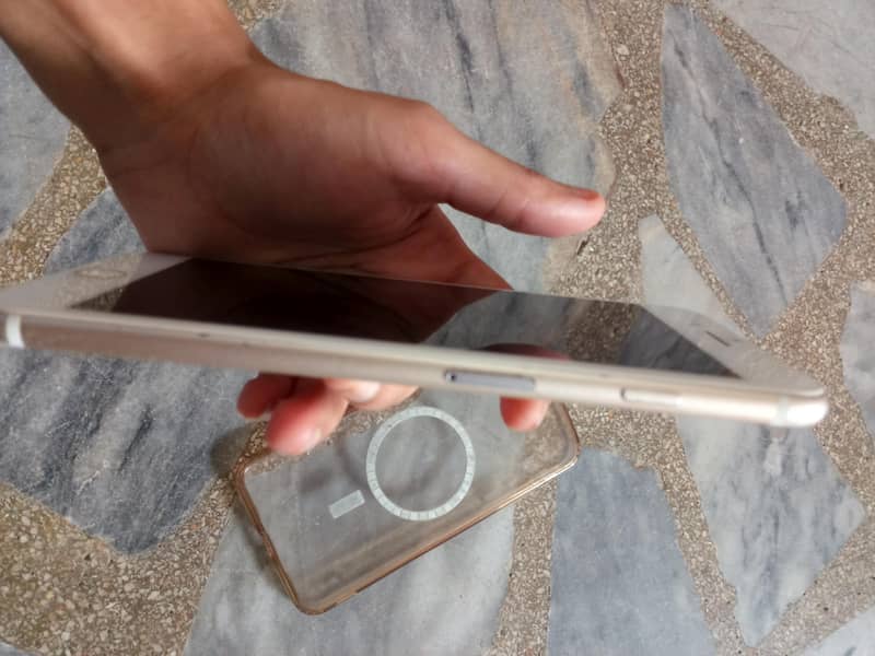 Apple iPhone 7 Plus 8