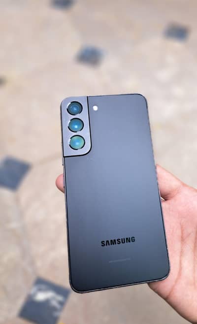 Samsung s22 official PTA  1 dot and shade