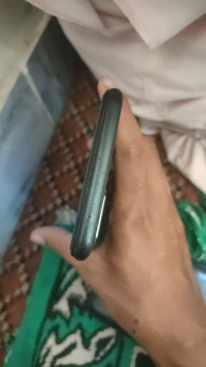 OPPO A76 1