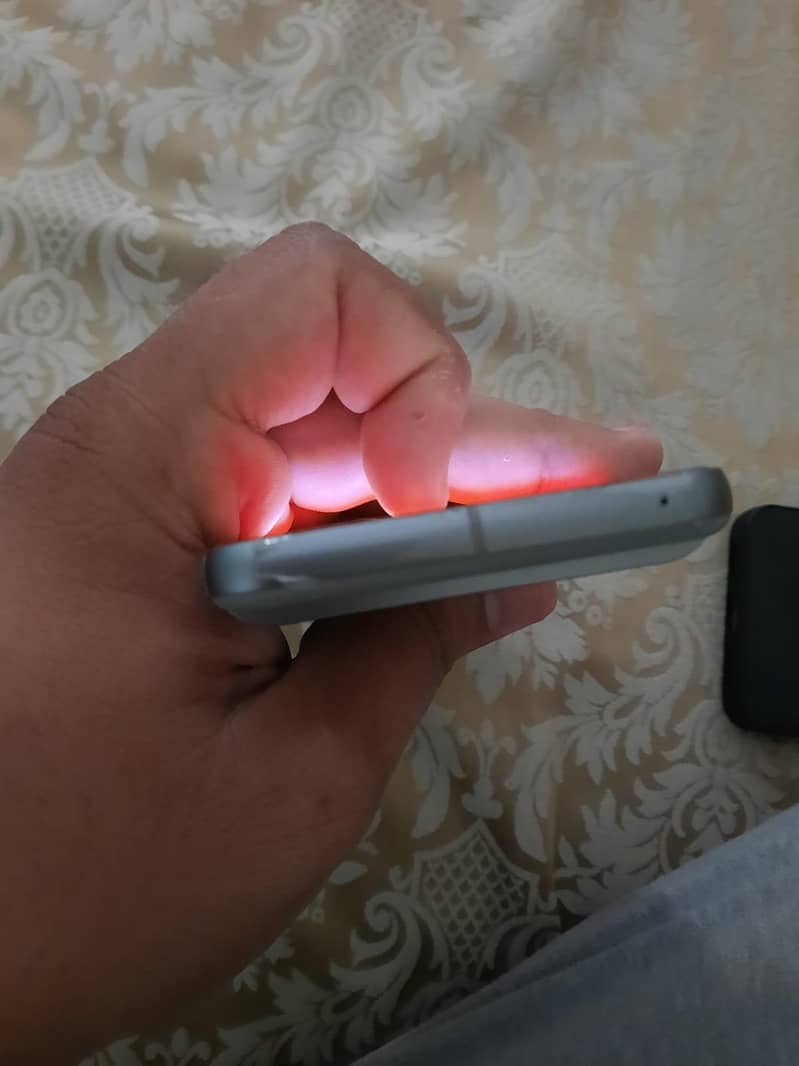 Google Pixel 8 2