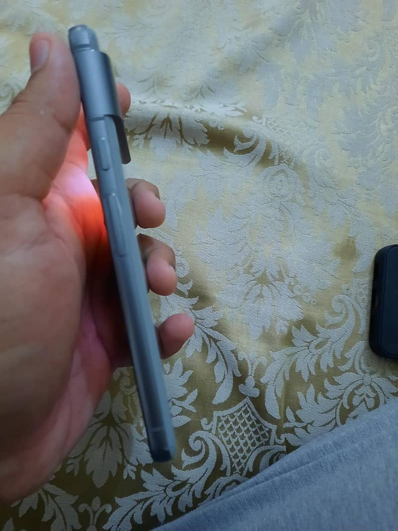 Google Pixel 8 5