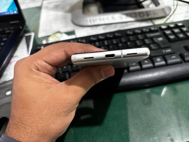 Google Pixel 7a 3