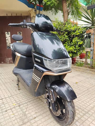 Revoo A12 Electric Scooter for Sale | 1000W | Karachi