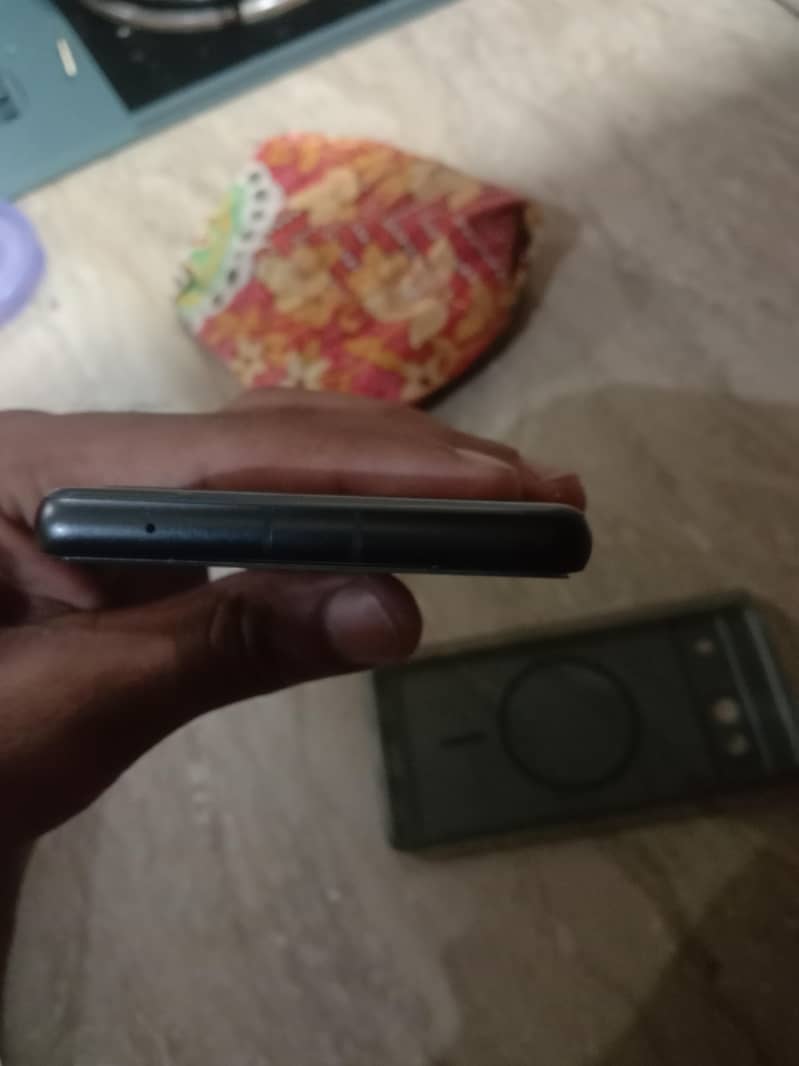 Google Pixel 7a 5