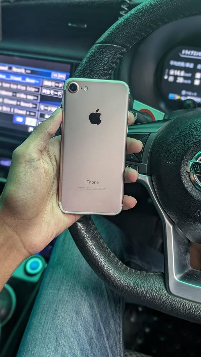 Apple iPhone 7 1